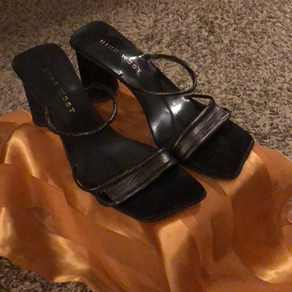 Block heel slides - Picture 1 of 1